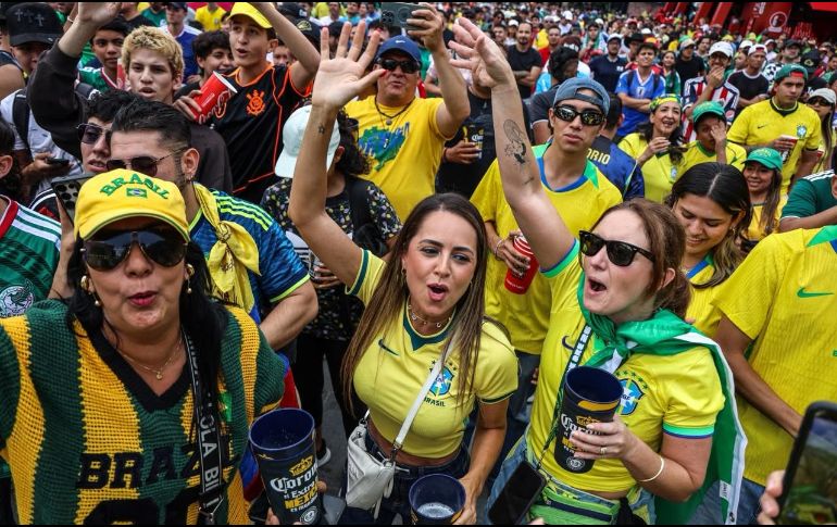 Aficionados se reunieron en el FIFA Fan Fest Guadalajara para ver el partido entre Brasil y Japón. EL INFORMADOR/A. Navarro