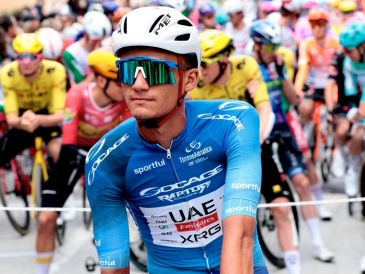 La presencia de Del Toro en la competencia más prestigiosa del ciclismo representa un nuevo paso en su ascenso. EFE/EPA/R. Bettini