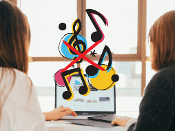 Diversos estudios demuestran que escuchar música en el trabajo puede reducir el estrés. UNSPLASH / KOBU AGENCY