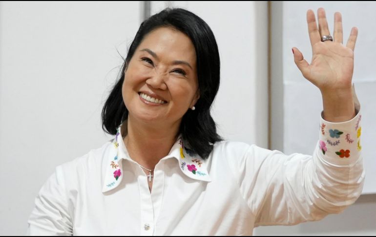 La hija y heredera política del expresidente Alberto Fujimori logró ser elegida presidenta en su cuarta candidatura, luego de haber perdido en la segunda vuelta de las tres elecciones presidenciales anteriores frente a Ollanta Humala, Pedro Pablo Kuczynski y Pedro Castillo. EFE / ARCHIVO