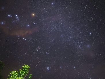 La "Luna Ciervo" dominará el cielo nocturno, ofreciendo un espectáculo visual impresionante, aunque dificultará la observación de objetos celestes más tenues. PEXELS