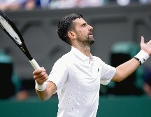 Novak Djokovic. El siete veces campeón del torneo respondió con su habitual temple para mantenerse en la competencia. EFE
