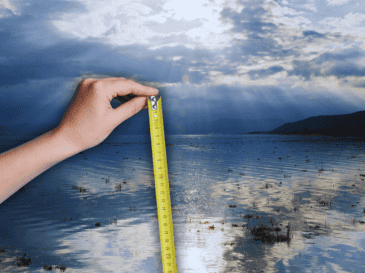 Aunque las lluvias locales son sumamente beneficiosas para el entorno, el verdadero motor histórico para la recuperación profunda del embalse jalisciense es, sin duda alguna, el caudaloso Río Lerma. ESPECIAL / CANVA