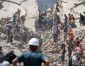 En el estado de La Guaira, la zona más afectada por la catástrofe, equipos de rescate nacionales e internacionales mantienen una intensa carrera contra el tiempo para encontrar personas con vida entre los escombros. EFE/ R. Peña