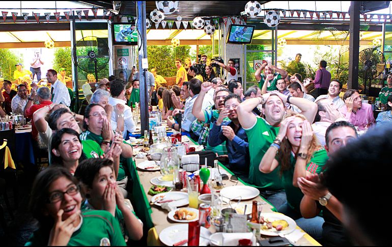 Los partidos de México generan mayor movimiento en restaurantes tapatíos. EL INFORMADOR/ARCHIVO
