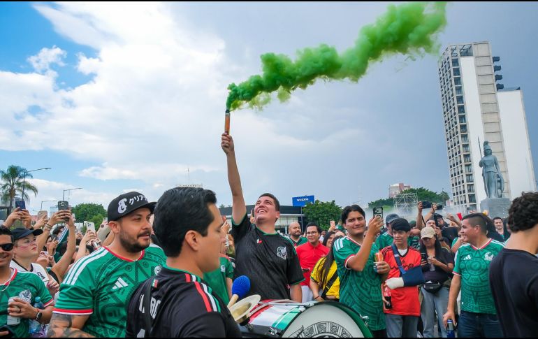 El Gobierno de Jalisco anunció la decisión de mantener las pantallas gigantes instaladas en La Minerva para que los aficionados puedan congregarse y disfrutar de los encuentros de la Copa del Mundo. ESPECIAL/Gobierno de Jalisco