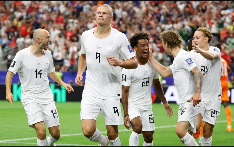 Hoy, cuando el partido parecía encaminarse a un desenlace incierto, apareció la figura de Erling Haaland, quien marcó y le dio la victoria a Noruega sobre Costa de Marfil. EFE / C. Ramírez