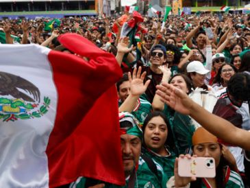 tres escenarios ubicados en puntos estratégicos de la Ciudad de México se instalaran hoy en el partido México vs Ecuador. EFE / ARCHIVO