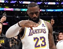 James saldrá de los Lakers tras ocho años en los que conquistó el anillo en la Burbuja de Orlando en 2020. AP / ARCHIVO