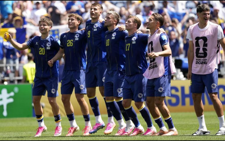 Bosnia y Herzegovina ha tenido un Mundial complicado; sin embargo, mantiene la esperanza de eliminar a uno de los tres anfitriones de la Copa del Mundo. EFE / ARCHIVO