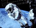 Williams y Meir salieron al exterior del laboratorio orbital a las 08:20 y dieron por concluido el paseo a las 15:40 horas. EFE / NASA