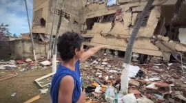 Aurora Rodríguez lleva durmiendo varios días afuera de su casa destruida en La Guaira