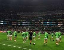 La afición respondió con una gran ovación cuando México salió a calentar tras el retraso del partido. EL INFORMADOR/ A. NAVARRO.