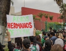 Aficionados despiden a los jugadores de Irán en Tijuana. EFE /Joebeth Terríquez