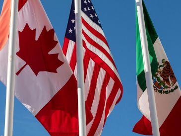 Las revisiones anuales abren la puerta a negociaciones y cambios sujetos a circunstancias imprevisibles y acaban con la confianza de los empresarios en la solidez del pacto norteamericano. ESPECIAL / CANVA