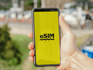 Antes de cambiar de tecnología o contratar una nueva línea, conviene verificar que el dispositivo sea compatible con eSIM y mantenerse al tanto de los requisitos establecidos por la autoridad correspondiente. CANVA