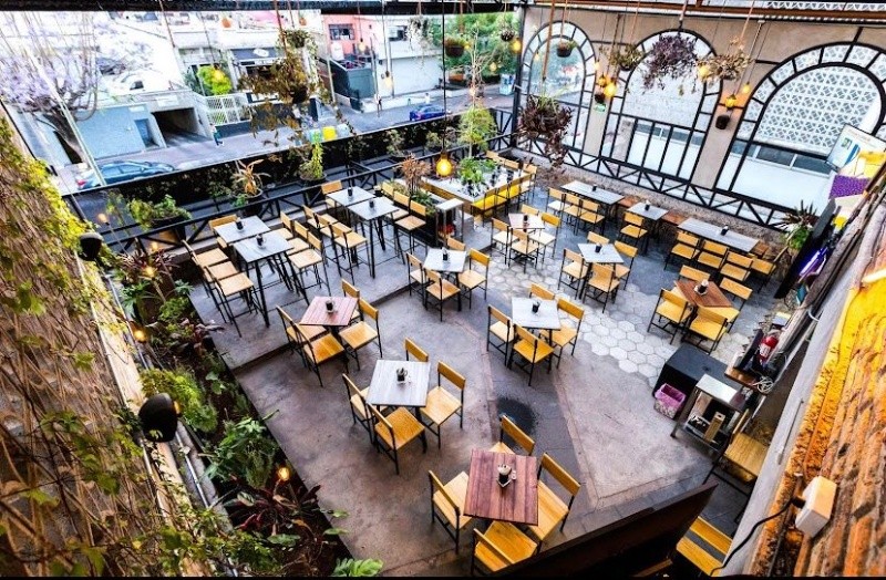 &nbsp;El lugar es amplio,  ideal para disfrutar del fútbol entre amigos