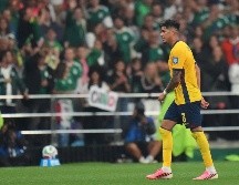 Cubrirse la boca durante una discusión ahora puede dejar a una selección con un jugador menos durante el partido. AP/E. Verdugo