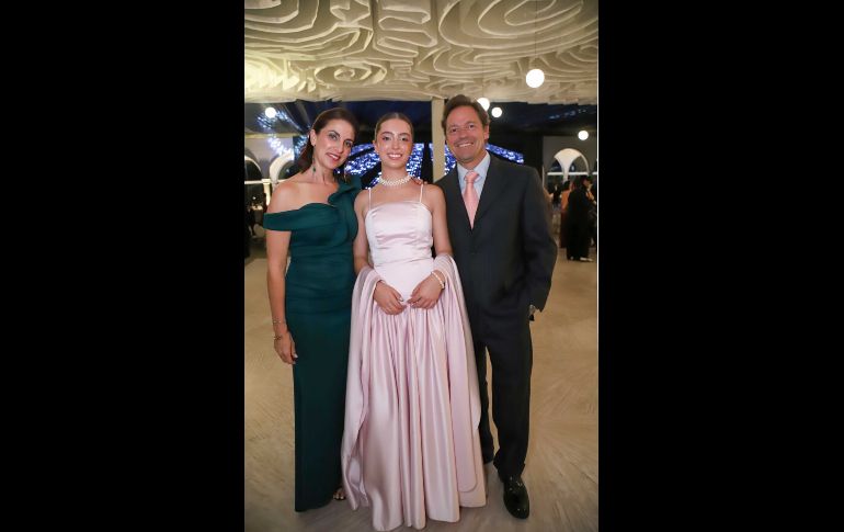 Fernanda Segura, Emma Rodríguez y Aurelio Rodríguez. GENTE BIEN JALISCO / C.Jimeno