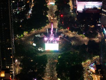 Un video de una mujer desmayada cerca del Ángel de la Independencia generó preocupación entre usuarios de redes sociales. EFE/ T. Perez