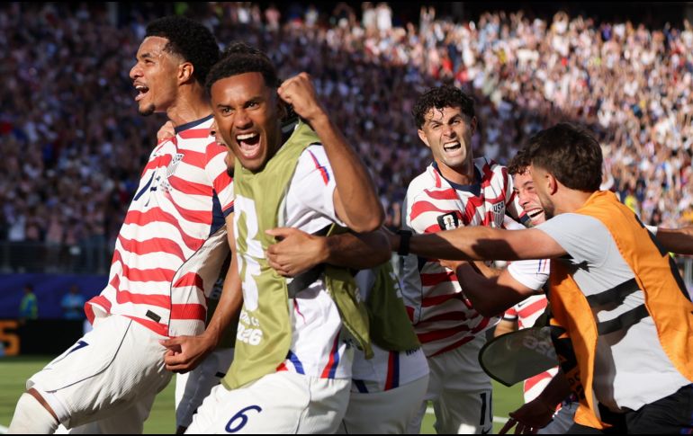 El conjunto dirigido por Mauricio Pochettino dominó la posesión desde el arranque y generó las oportunidades más claras de gol. EFE/ B. FANJOY.