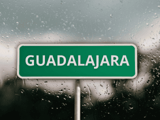 Los chubascos tormentosos no llegarán solos, ya que se espera que vengan acompañados de descargas eléctricas y posibles rachas de viento. ESPECIAL / CANVA