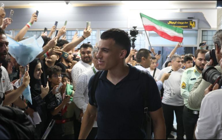 Con júbilo, Teherán recibió a la selección de Irán tras su eliminación del Mundial 2026. EFE / EPA / ABEDIN TAHERKENAREH