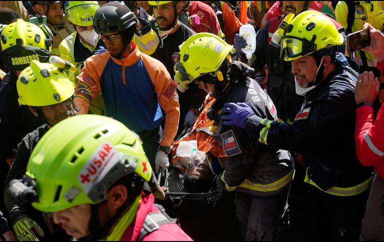 El derrumbe del edificio en Venezuela fue provocado por los dos terremotos consecutivos del 24 de junio de magnitudes de 7.2 y 7.5AP / F. VERGARA
