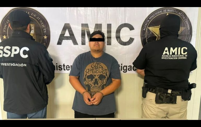 Durante la intervención, las autoridades aseguraron un arma de fuego, diversas dosis de narcóticos y un vehículo. X/AlfonsoDurazo