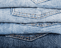 De acuerdo con la información de la revista del consumidor del mes de Julio, la Profeco reveló los jeans que no se decoloran. CANVA