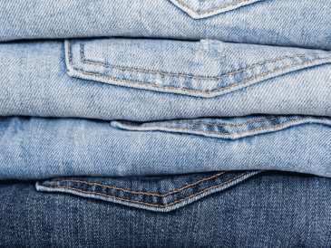 De acuerdo con la información de la revista del consumidor del mes de Julio, la Profeco reveló los jeans que no se decoloran. CANVA