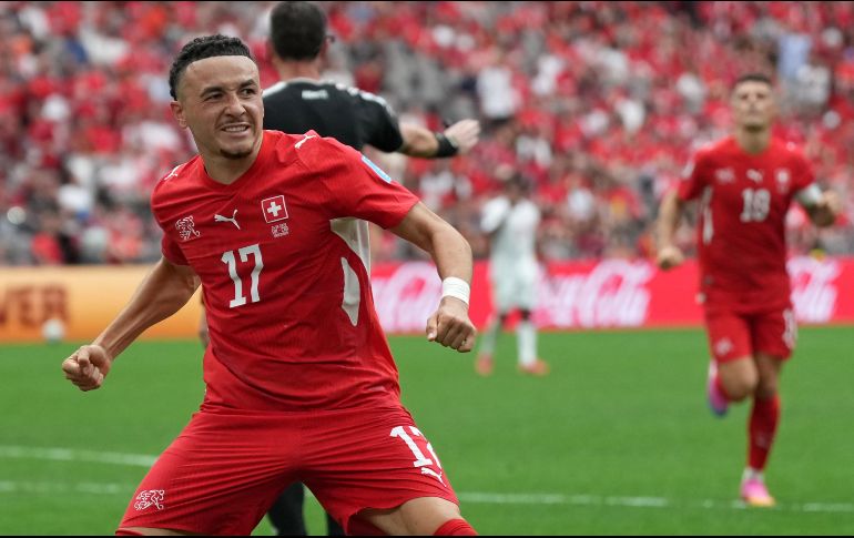 Rubén Vargas celebra su gol, el definitivo del partido. AP/A. Parr