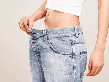 El estado físico y la respuesta hormonal del cuerpo humano se configuran de manera drástica durante las primeras horas tras salir de la cama. CANVA