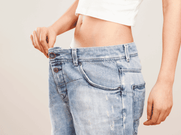 El estado físico y la respuesta hormonal del cuerpo humano se configuran de manera drástica durante las primeras horas tras salir de la cama. CANVA