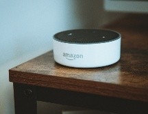 Una de las primeras configuraciones que deberías ajustar en tu Amazon Echo Dot es la calidad de sonido. UNSPLASH / N. J LECLERCQ