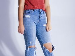 En su edición de julio de 2026, Profeco publicó un exhaustivo análisis de los pantalones de mezclilla que no pierden color. UNSPLASH / D. WALKER