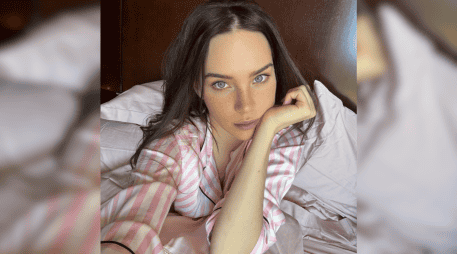 Lejos de engancharse en la polémica, Belinda reaccionó a las críticas compartiendo en sus redes sociales una serie de fotografías en pijama con un estilo sensual. ESPECIAL/ Facebook/ Belinda