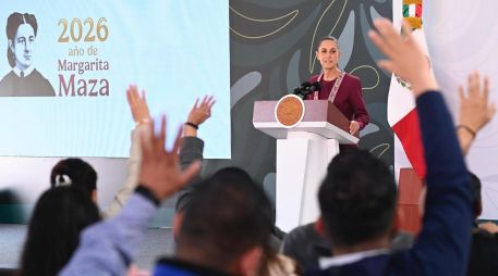 Claudia Sheinbaum informó que mantiene comunicación constante con la presidenta municipal de Uruapan, Grecia Quiroz. EFE/Presidencia de México