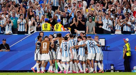 Argentina sella su pase a octavos de final en el Estadio Miami. Imago7/ Sebastian Laureano Miranda