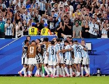 Argentina sella su pase a octavos de final en el Estadio Miami. Imago7/ Sebastian Laureano Miranda