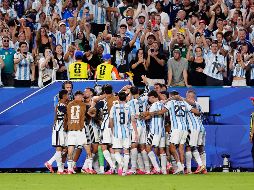 Argentina sella su pase a octavos de final en el Estadio Miami. Imago7/ Sebastian Laureano Miranda
