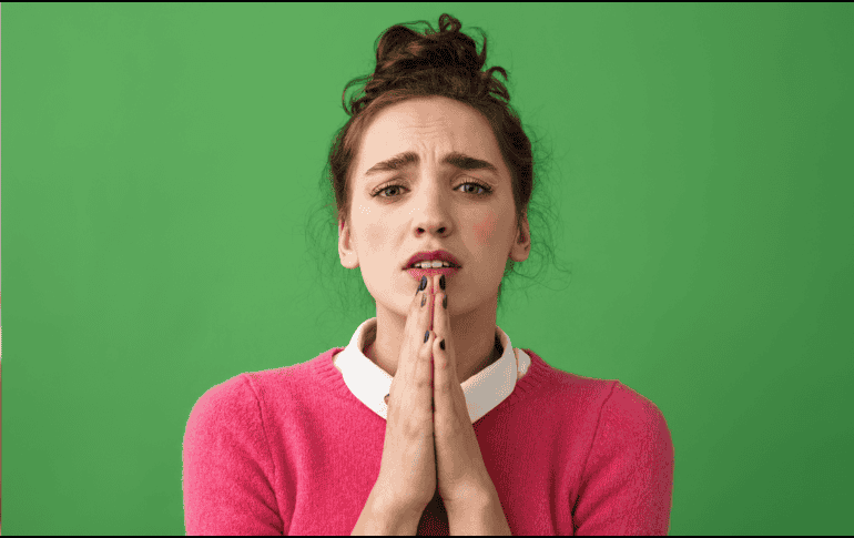 La psicología, la inteligencia emocional, la gratitud, la empatía y la psicología social coinciden en que las palabras tienen un peso importante en la manera en que las personas construyen sus relaciones. CANVA