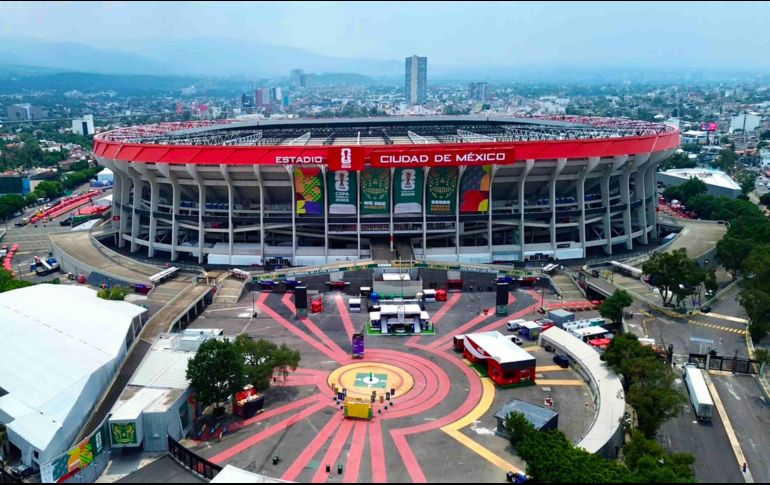 Pese a una serie de rumores que circularon en redes sociales, el encuentro entre la Selección Mexicana y la de Inglaterra se jugará a las 18:00 horas del domingo en el estadio Azteca. SUN/O. Alvarado