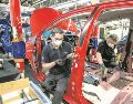Industria automotriz. Una de las más beneficiadas por el T-MEC. EFE/S. Courdji