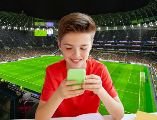 Durante el Mundial que actualmente se desarrolla, la gran cantidad de partidos, sumada al seguimiento constante de resultados y contenido deportivo a través de teléfonos inteligentes y redes sociales, incrementa las distracciones y dificulta la concentración. ESPECIAL / CANVA