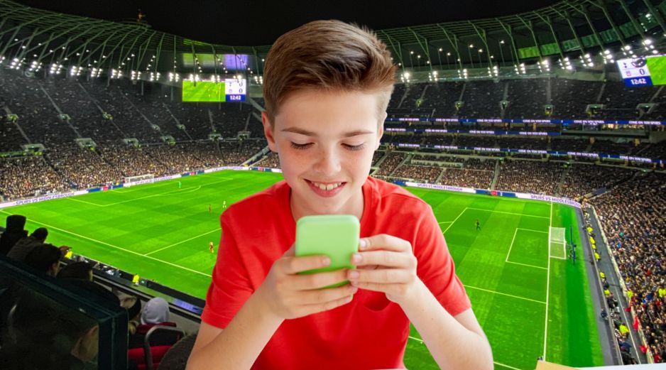 Durante el Mundial que actualmente se desarrolla, la gran cantidad de partidos, sumada al seguimiento constante de resultados y contenido deportivo a través de teléfonos inteligentes y redes sociales, incrementa las distracciones y dificulta la concentración. ESPECIAL / CANVA