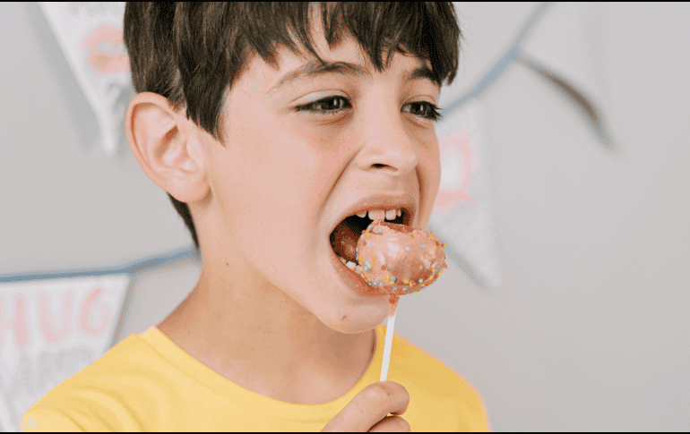 Dedicar el tiempo necesario a cada platillo protegerá tu bienestar integral a largo plazo y mejorará tu relación con la comida en la era del consumo rápido. CANVA