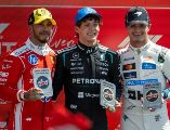 Lewis Hamilton (Ferrari) salió desde la pole position y lideró las primeras vueltas, pero terminó viéndose superado por la potencia del Mercedes de Kimi Antonelli. Lando Norris (McLaren), vigente campeón del mundo británico, fue tercero. AFP