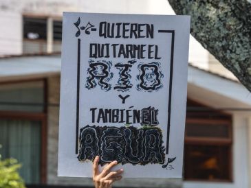 Vecinos de colonias de Guadalajara, Tlaquepaque, Tonalá y Zapopan se manifestaron desde las 10:00 horas en la residencia oficial del gobernador Pablo Lemus. EL INFORMADOR/A. Navarro