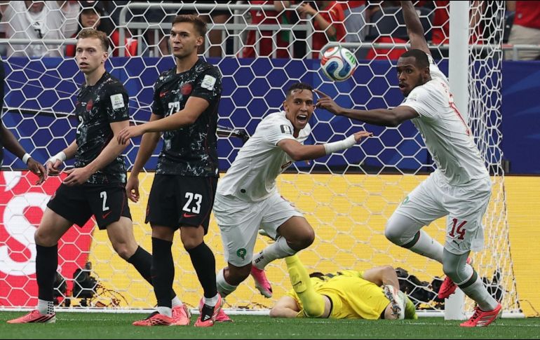 La selección africana resolvió un partido de alta exigencia gracias a su contundencia en el segundo tiempo.  EFE / C. Neundorf